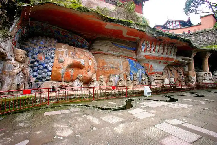 重慶包車到大足石刻